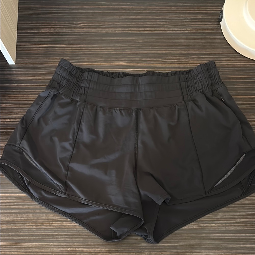 Lululemon Women's Hotty Hot Shorts in black